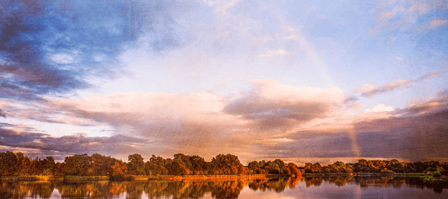 Cotswold Waterpark Sunset